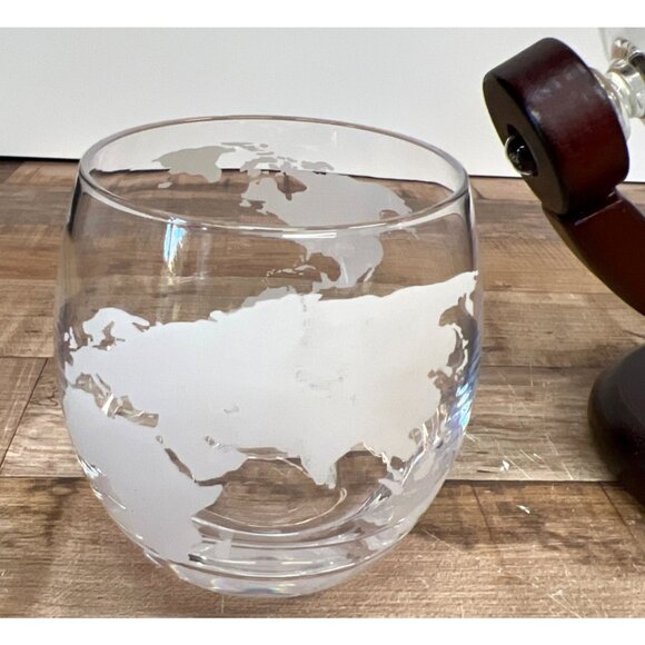 Glass Globe Decanter With Ship & Etched World Map Whiskey Glass Set - Picture 2 of 10